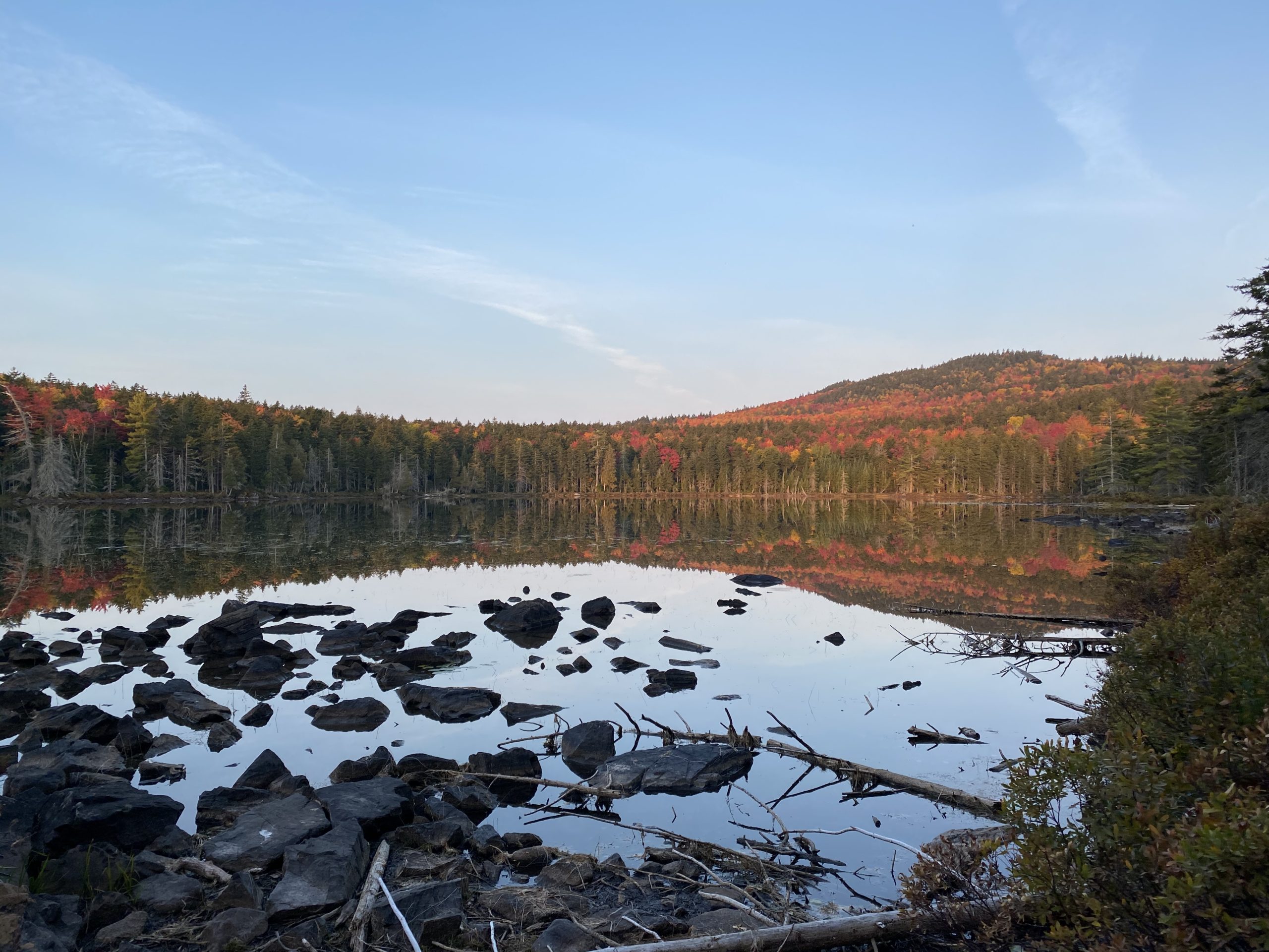 20 Stunning Fall Foliage Hiking Photos to Brighten up Your Day - The Trek