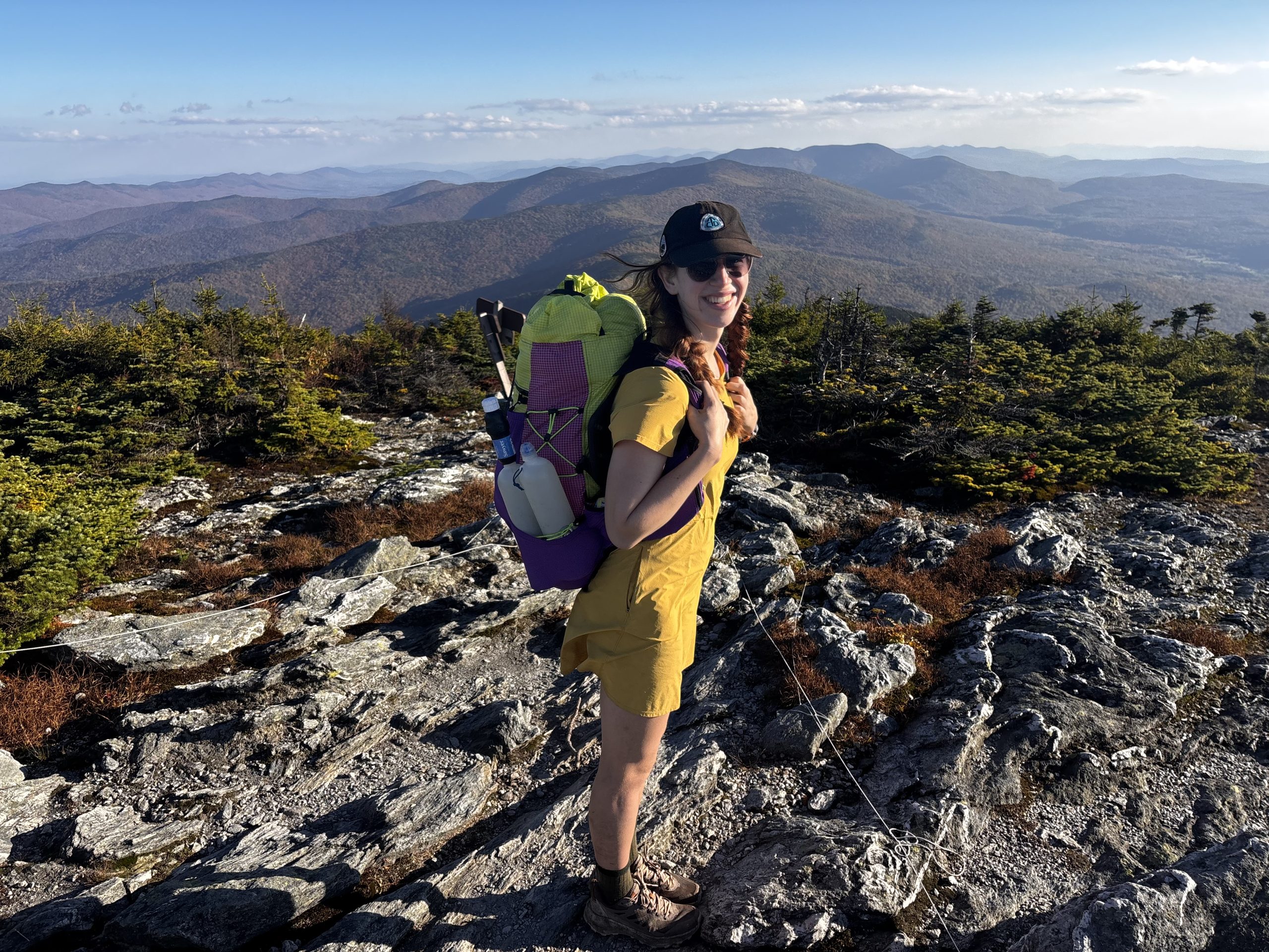 HIKEミディアムバッグ Exoticpax Crunchy 33L Pack Review - The Trek