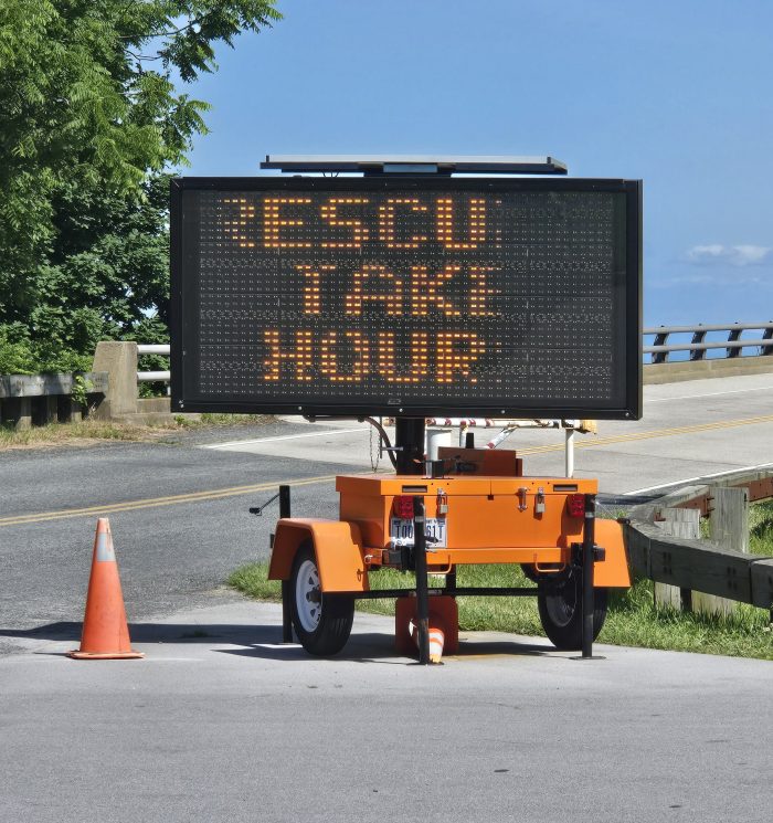 Signal of the intermittent road that says the rescue has been 