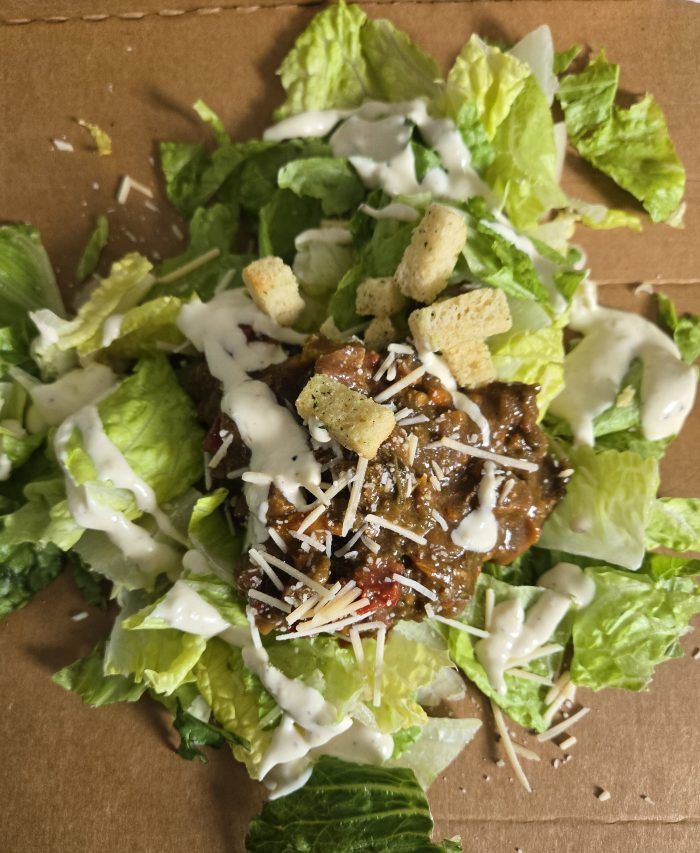 Salad with Roman lettuce, Chile and dressing
