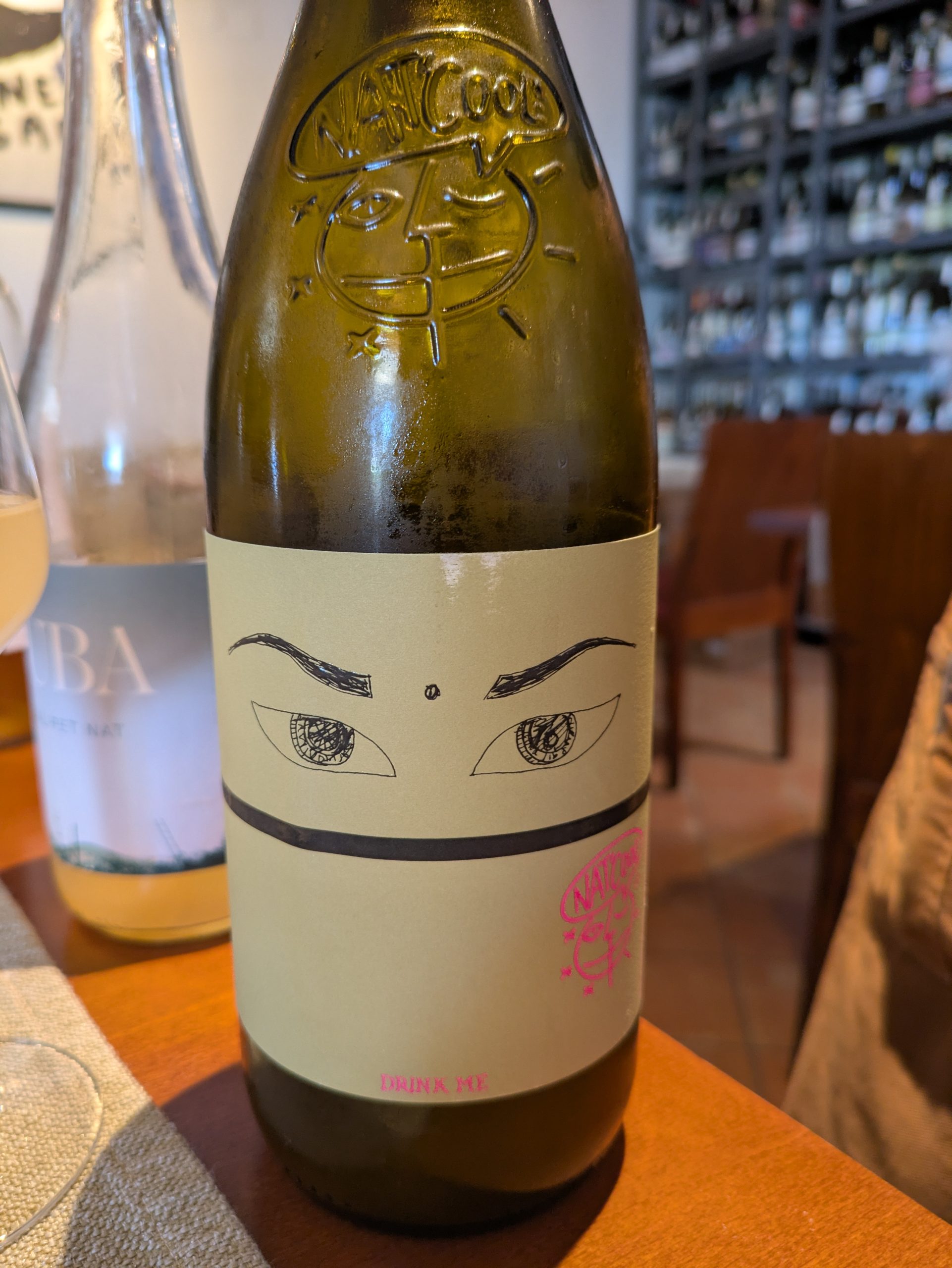 Vinde Verde Páginas servidas en bares locales en Aljezur después de presentar un día 5 de pesca de Portugal